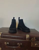 Schwarze Nubukleder Dr. Martens Chelsea Boots