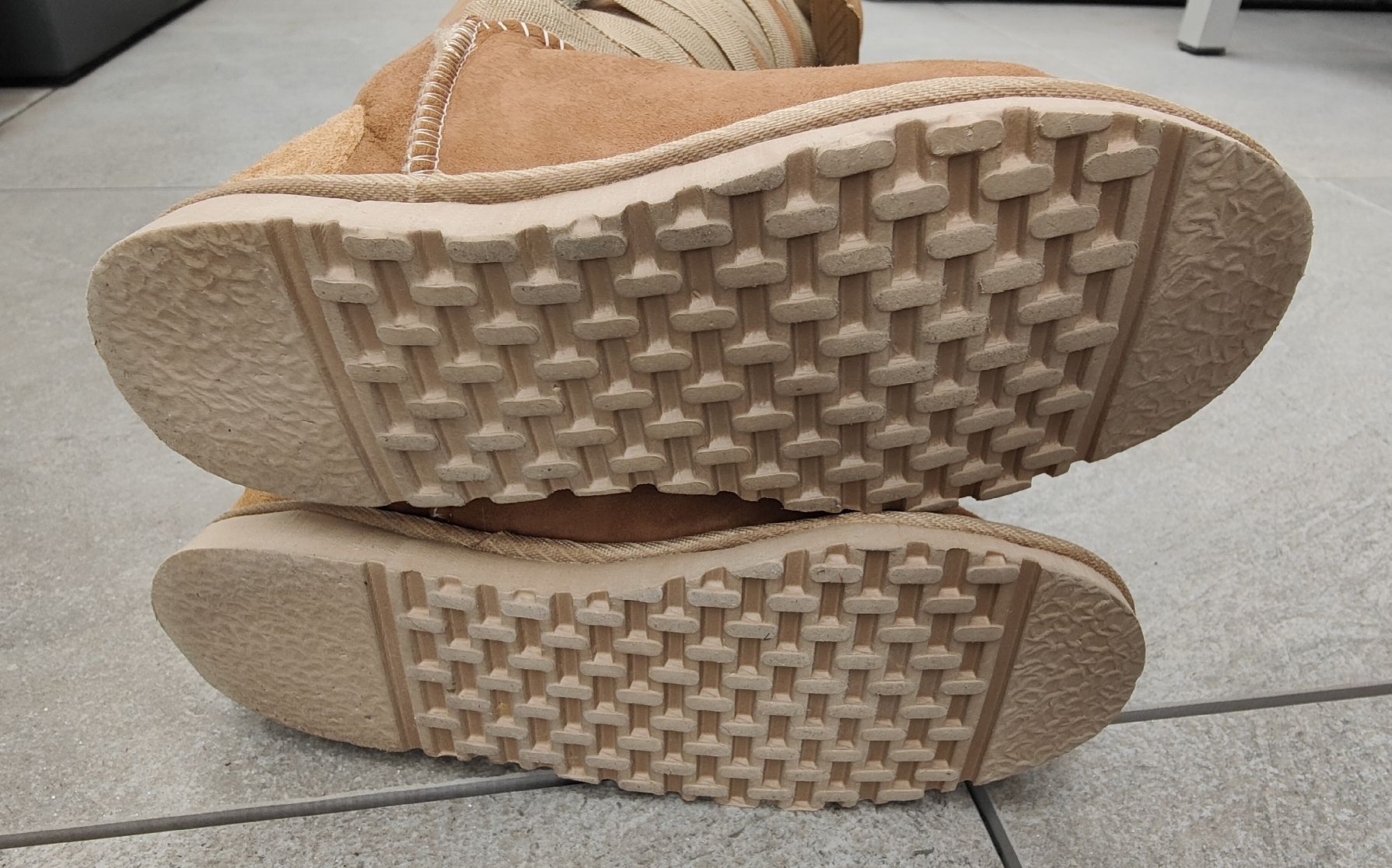 Ugg Scarpe da donna: Stivali JUMBO UGG AUSTRALIA – Usato da Lugano venduto da claudio.luga 3