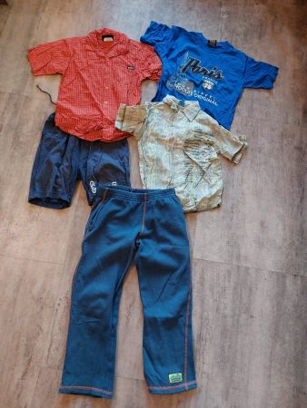 tolles Kleiderpaket für Jungen, Grösse 122/128 (205)