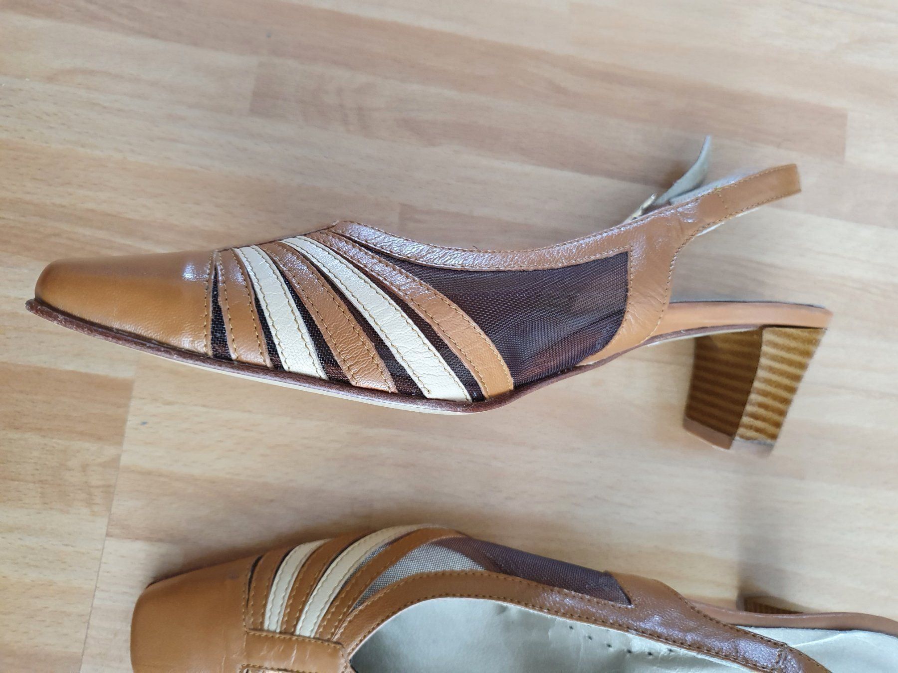 Chaussures femmes: Sandalen aus Leder Gr. 38 – D'occasion à Thalwil par Briscolina 2