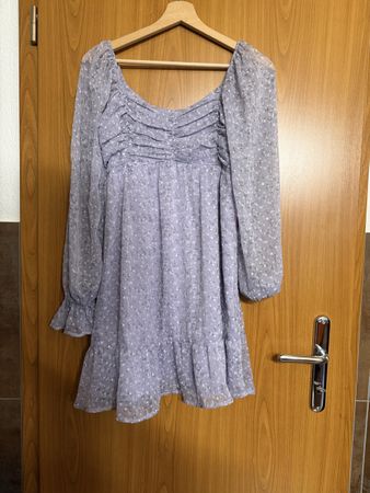 Kleid kurz lila geblümt Grösse M ungetragen