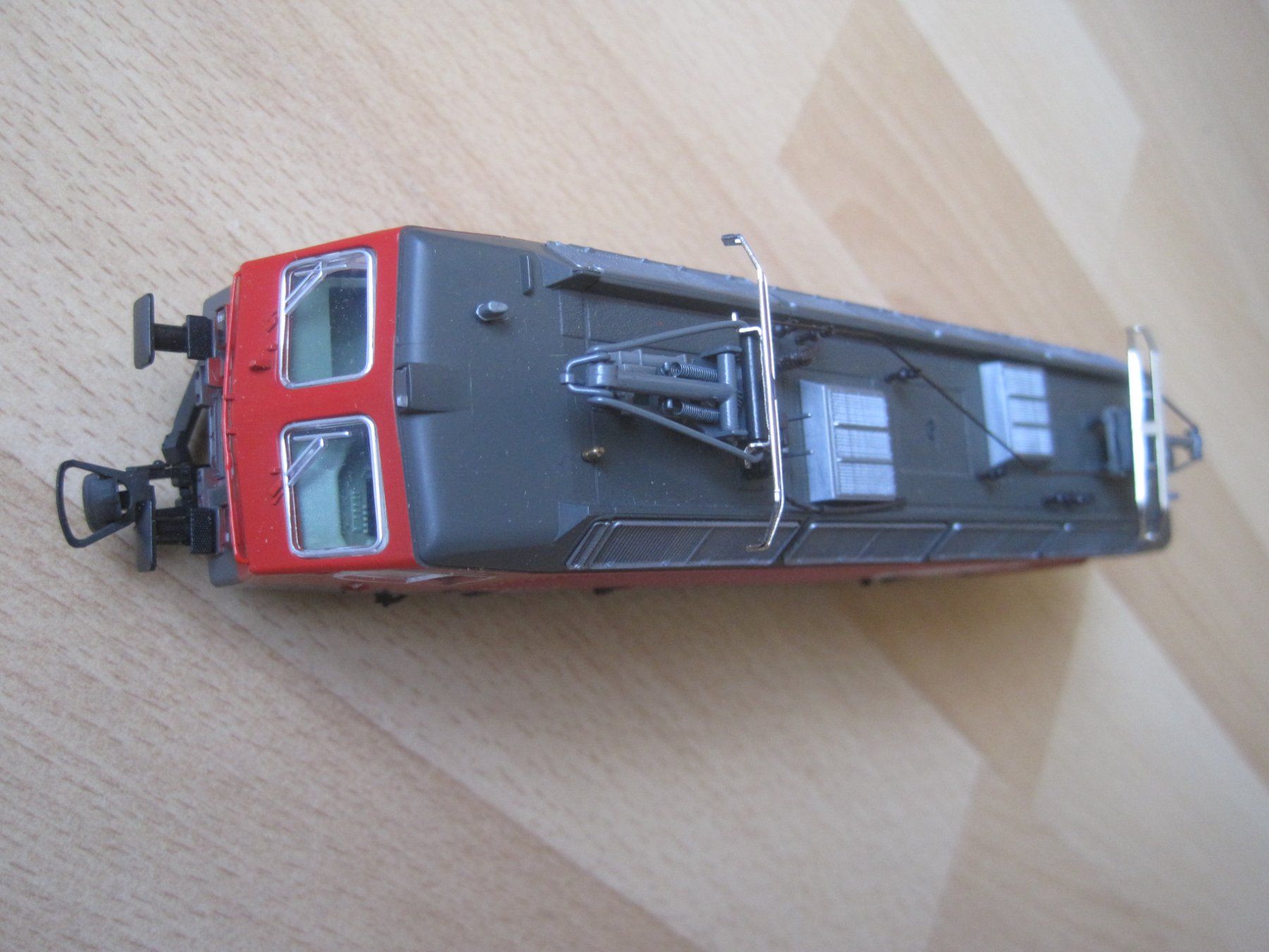 Roco Modelleisenbahnen: LOK SBB CFF Roco Rot Wechselstrom 10103 – Gebraucht aus Gossau SG von Noryflory 4