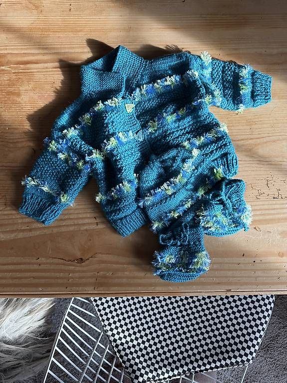 Lotti & Set di vestiti: Set Strickjäggli, Mütze, Finkli – Nuovo (secondo la descrizione) da Schwende venduto da debisch