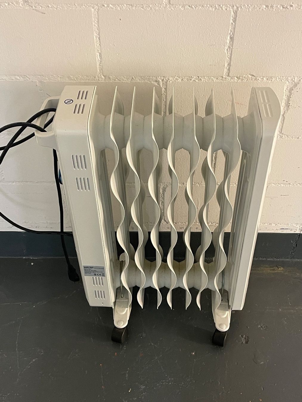 Radiateurs: Heizkörper Satrap Radia OR3 2000 Ölradiator – Neuf (Voir description) à Volketswil par rubin74