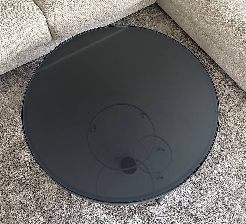 Tables: Moderner IKEA Couchtisch schwarz / Glasoptik – D'occasion à Basel par liv99 3
