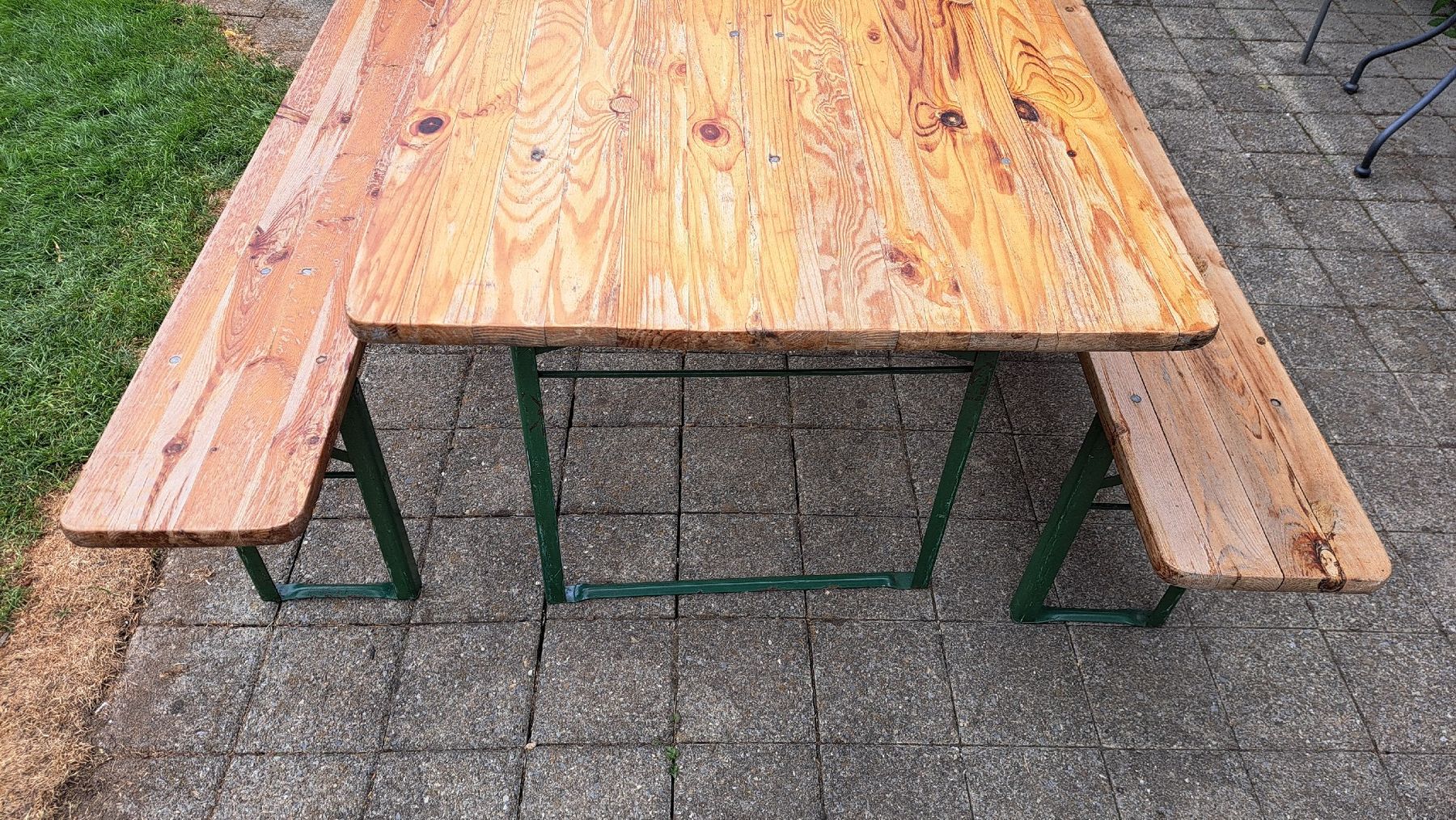 Set di tavolo e panche: Gartentisch mit Bänken Holz Metall gebraucht. – Usato da Wattwil venduto da weber61 3