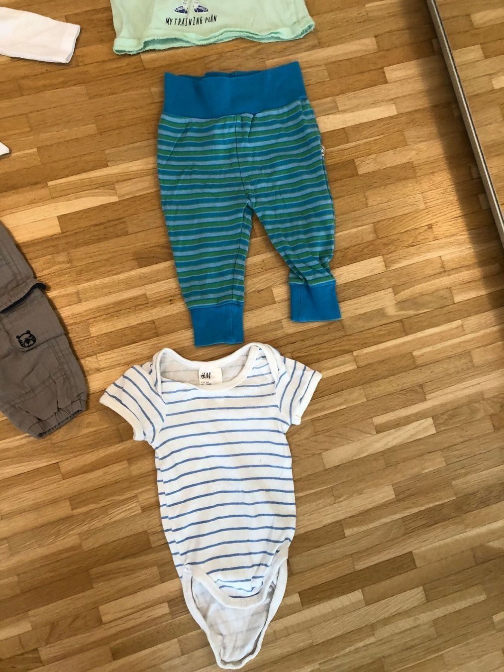 Lotti & Set di vestiti: Kinderkleider Set Grösse 62 Junge – Usato da Lupsingen venduto da sta_wgg5 5