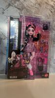 Monster High Draculaura Puppe – Pink Bow Dress mit Zubehör