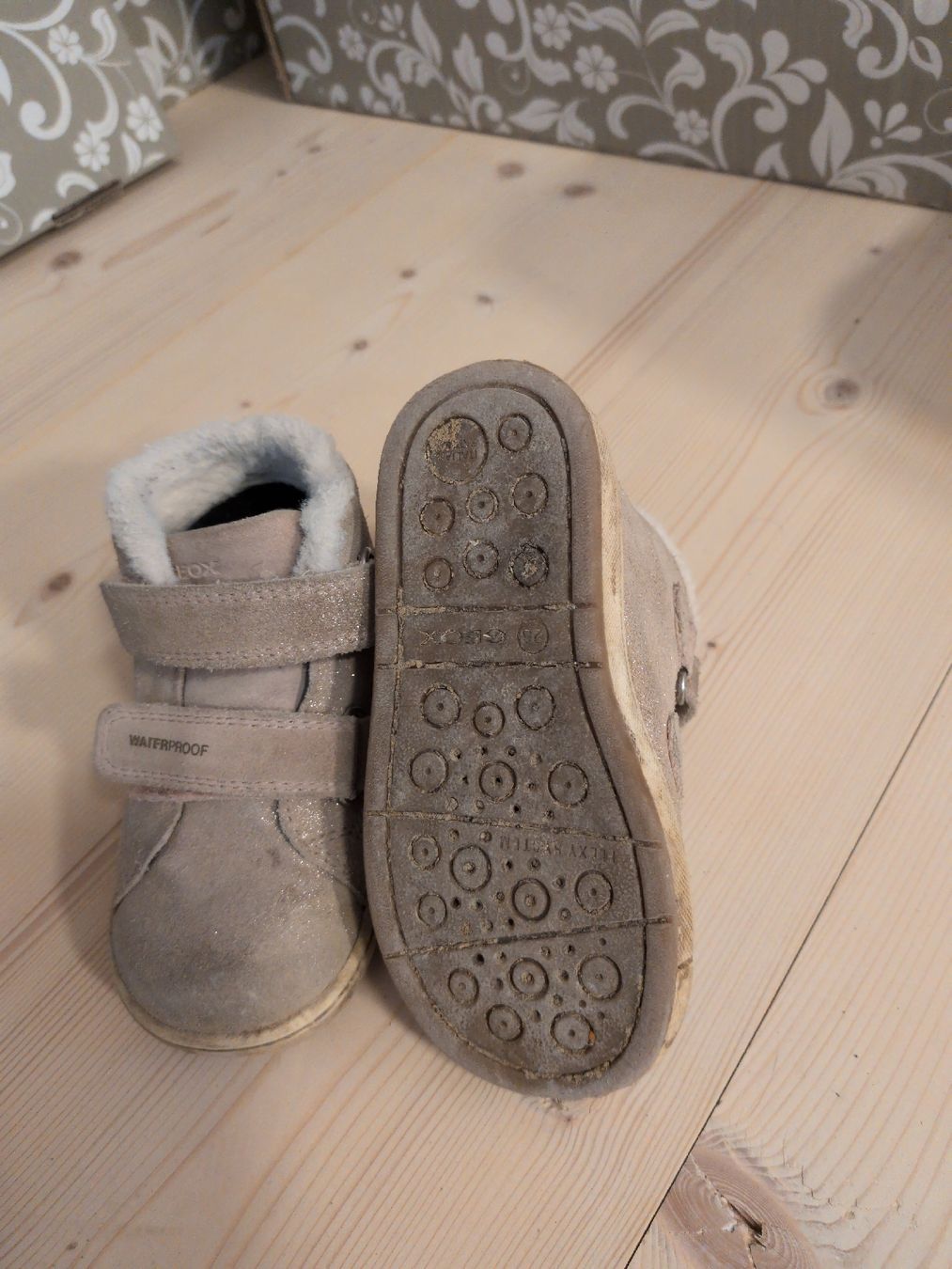 Geox Scarpe per ragazze: Geox Winterschuh Gr. 23 – Usato da Oberhelfenschwil venduto da Tattar 2