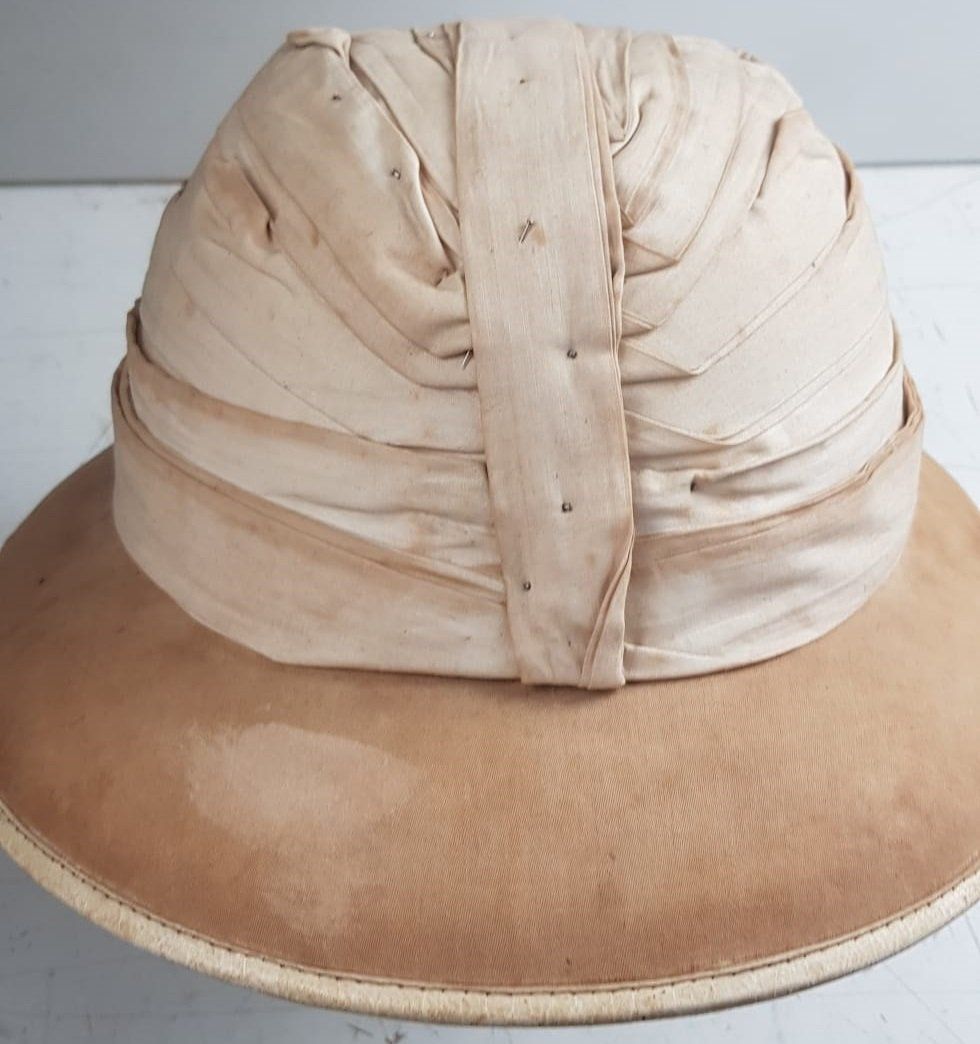 Copricapi, berretti & cappellini: Antiker Tropenhelm Yee Hing Hongkong – Usato da Flums venduto da Flumsantik 2