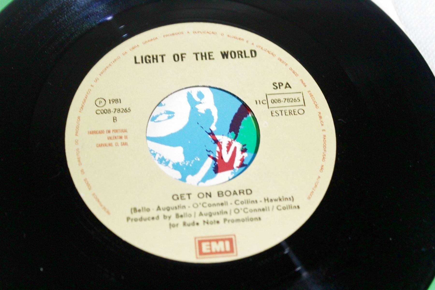 CD: LIGHT OF THE WORLD: Famous Faces – Usato da Bern venduto da vinyl-heaven 8