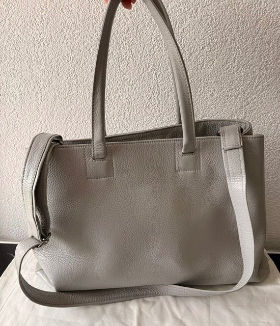 Kleinbasel Borse da donna: Handtasche Kleinbasel, hellgrau, Swiss Made – Usato da Worb venduto da Soben 1
