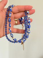 Collier Lovisa bleu et blanc avec perles dorées et bleues