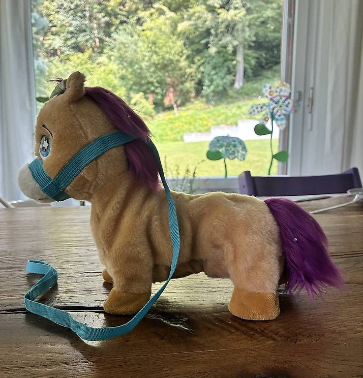 Spielzeuge: Laufendes Pony – Gebraucht aus Luzern von Yok3 1