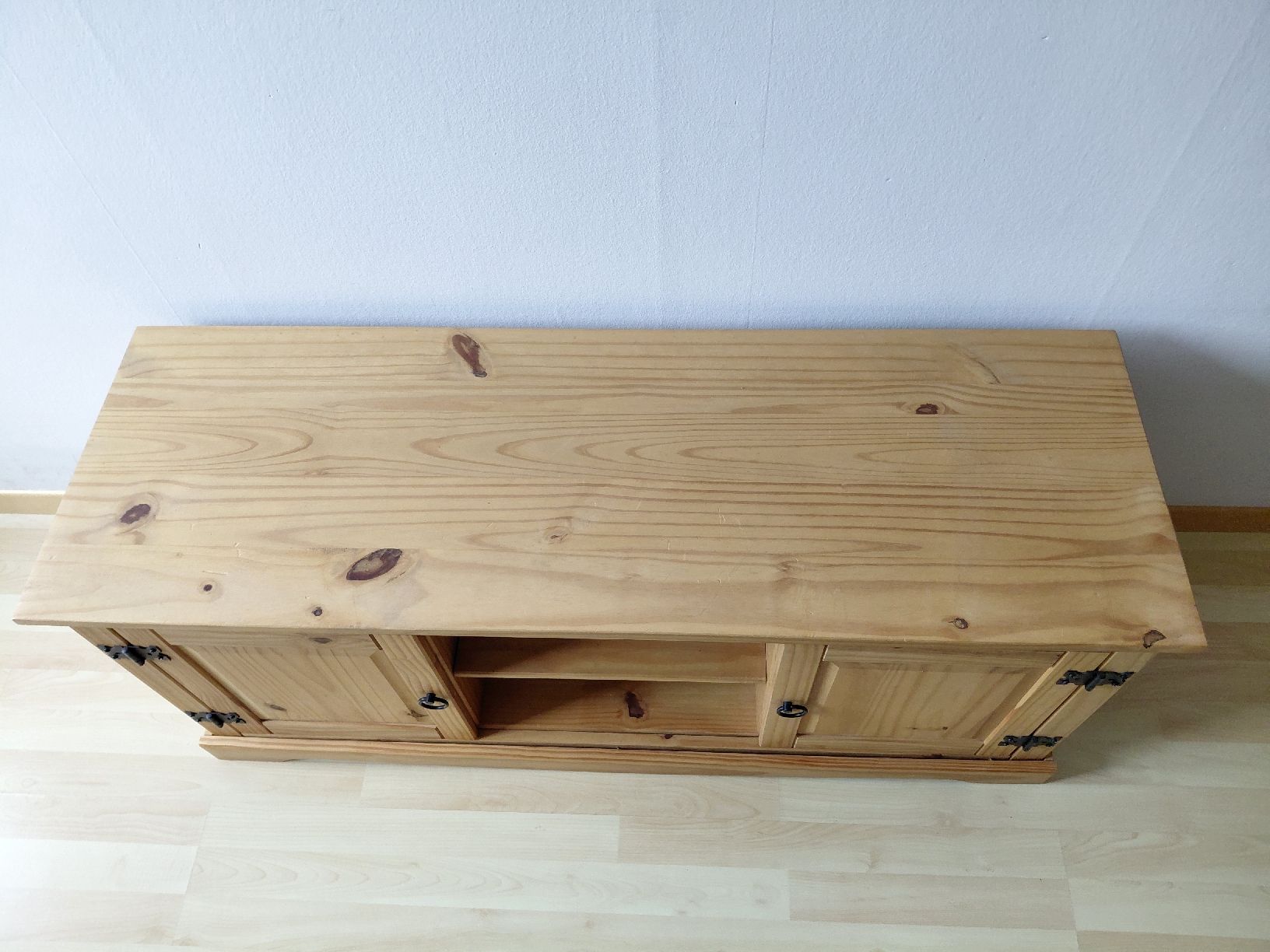 TV Möbel: TV-Möbel aus Holz – Gebraucht aus Turbenthal von apr_h7z2 6