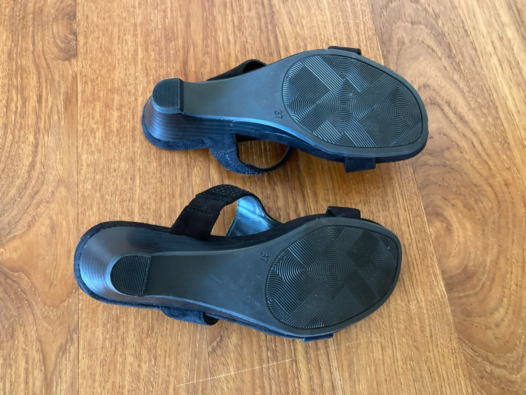 Graceland Damenschuhe: Mules ouvertes noires, cuir, strass sur le dessus – Neu und originalverpackt aus Goumoens-la-Ville von brandonv 2