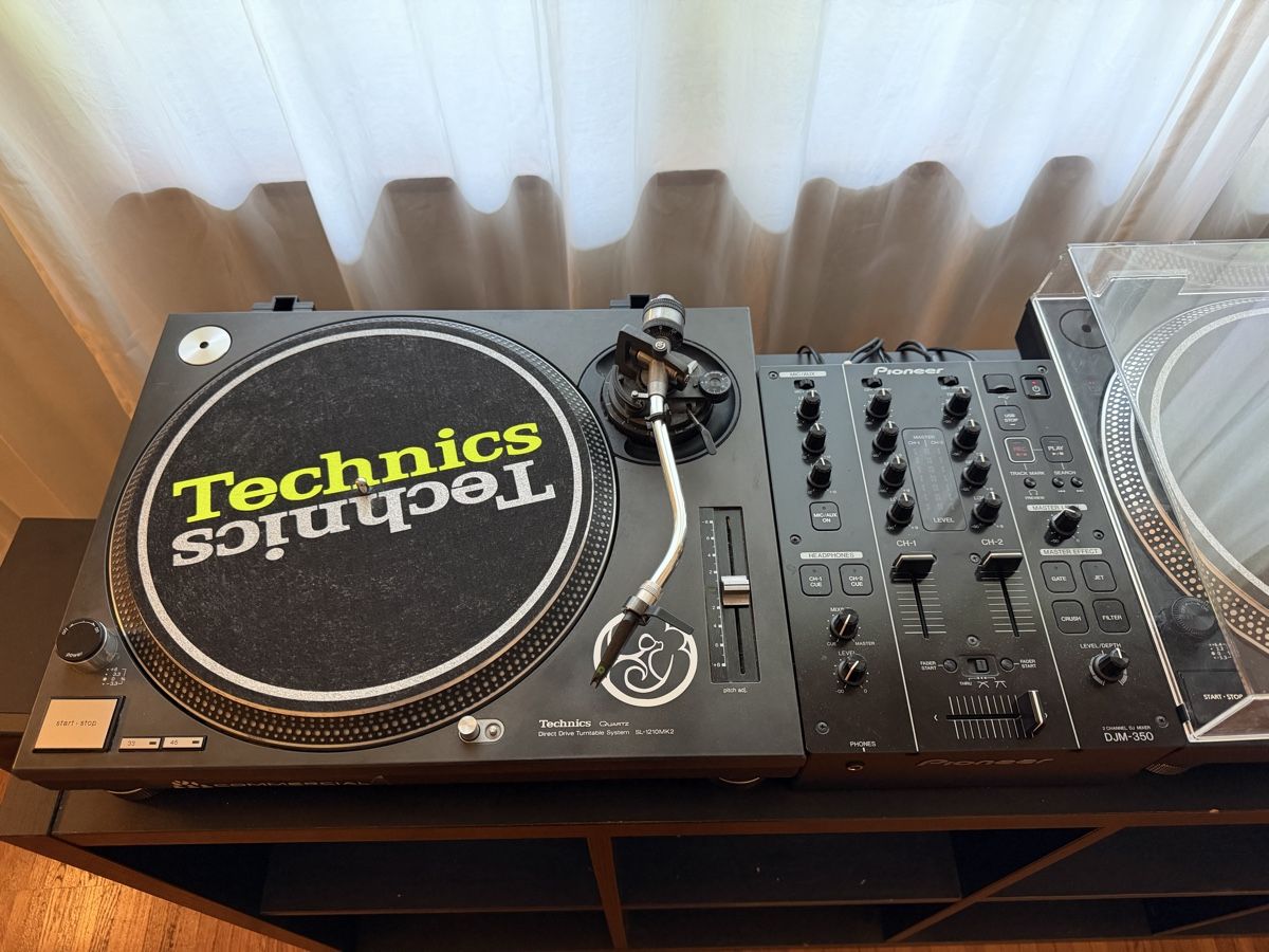 Technics Tourne-disques: Technics SL-1210 MK2 Plattenspieler – D'occasion à Zürich par Zooyork1