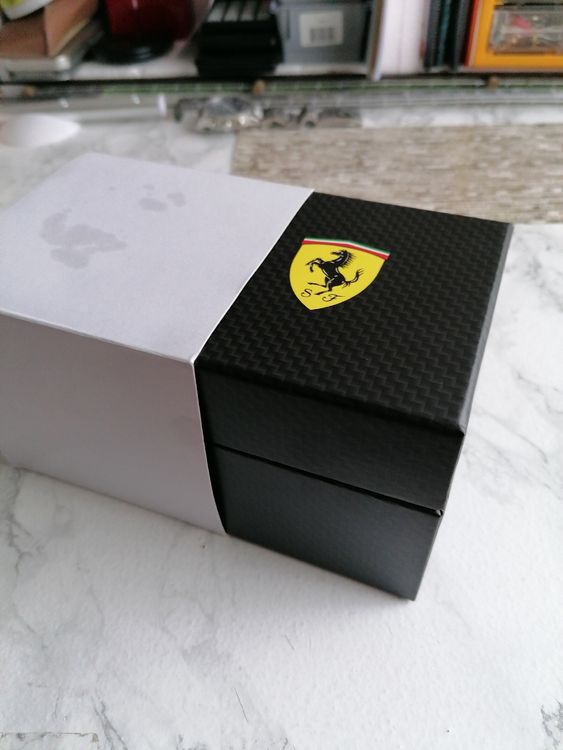 Set De Manucure Ferrari - Écrin élégant Rouge Et Noir - Avon - Neuf Sous Emballage - Idée Cadeau
