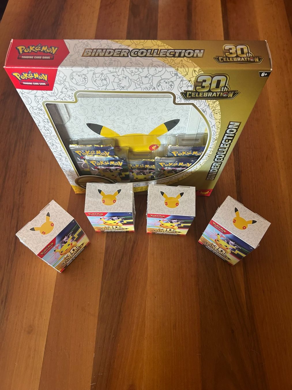 Pokémon Sammelbilder & Trading cards: Pokemon 30th Celebration Bundle EN – Neu und originalverpackt aus Sins von Acetyll 1