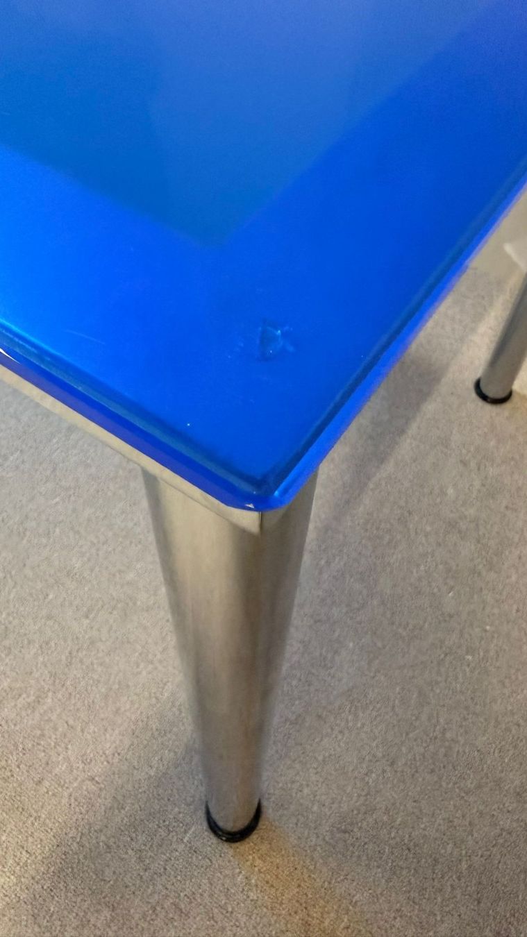 Tavoli: Blauer Esstisch aus Glas mit Chromfüssen – Usato da Rickenbach ZH venduto da Der-Insider 7