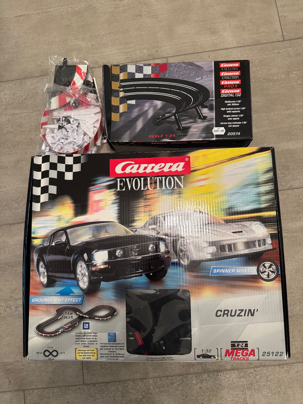 Carrera Piste: Carrera - Circuit automobile Evolution + virage relevé – Nuovo (secondo la descrizione) da Zürich venduto da lcg_898x