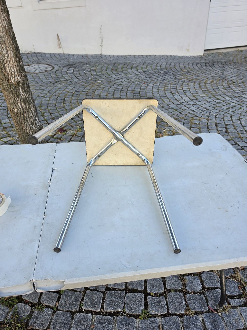 Sgabelli: hocker Metallgestell gebrauchter Zustand – Usato da Mettlen venduto da elios0888 8