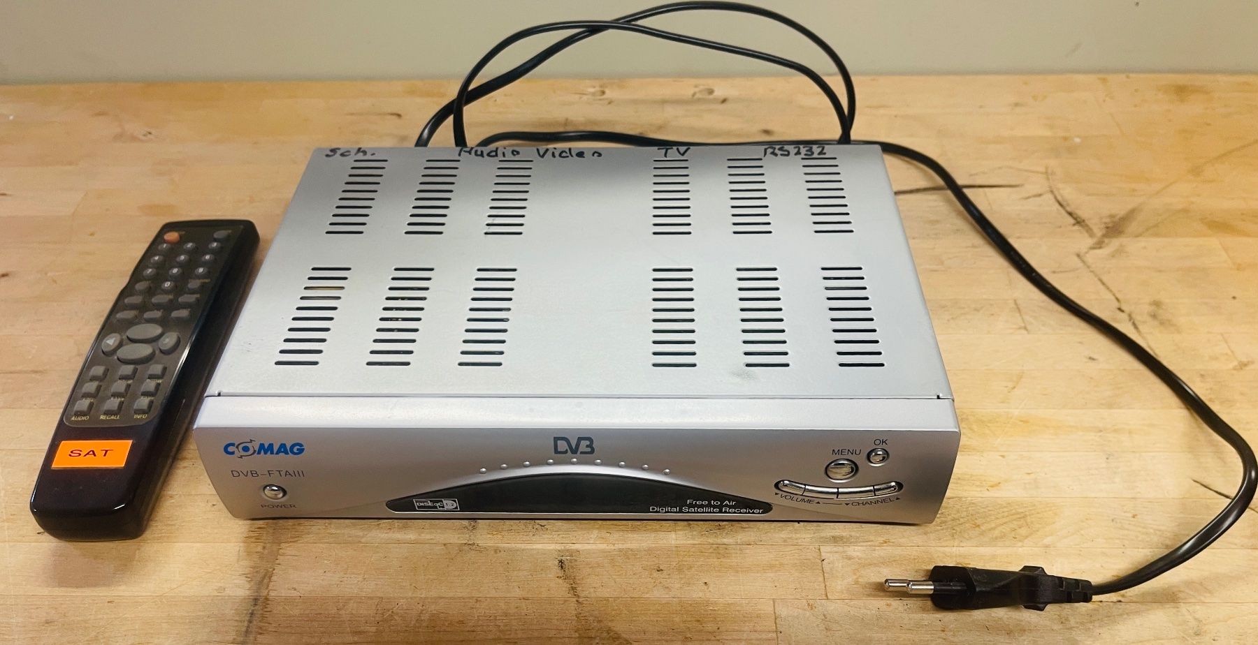 Ricevitori: Comag DVB-FTA lll Digital Sat Receiver mit Fernbedienung – Usato da Dänikon ZH venduto da Baeriswyl 1