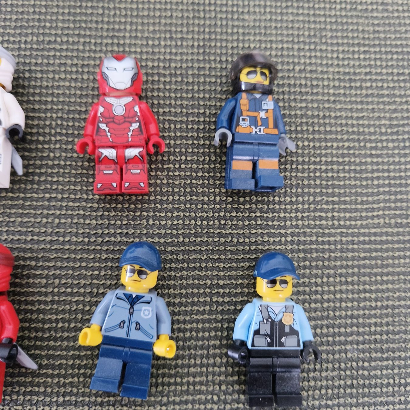 Lego Jouets: Set 10 Lego Figuren – D'occasion à Meilen par FAVALLID 3