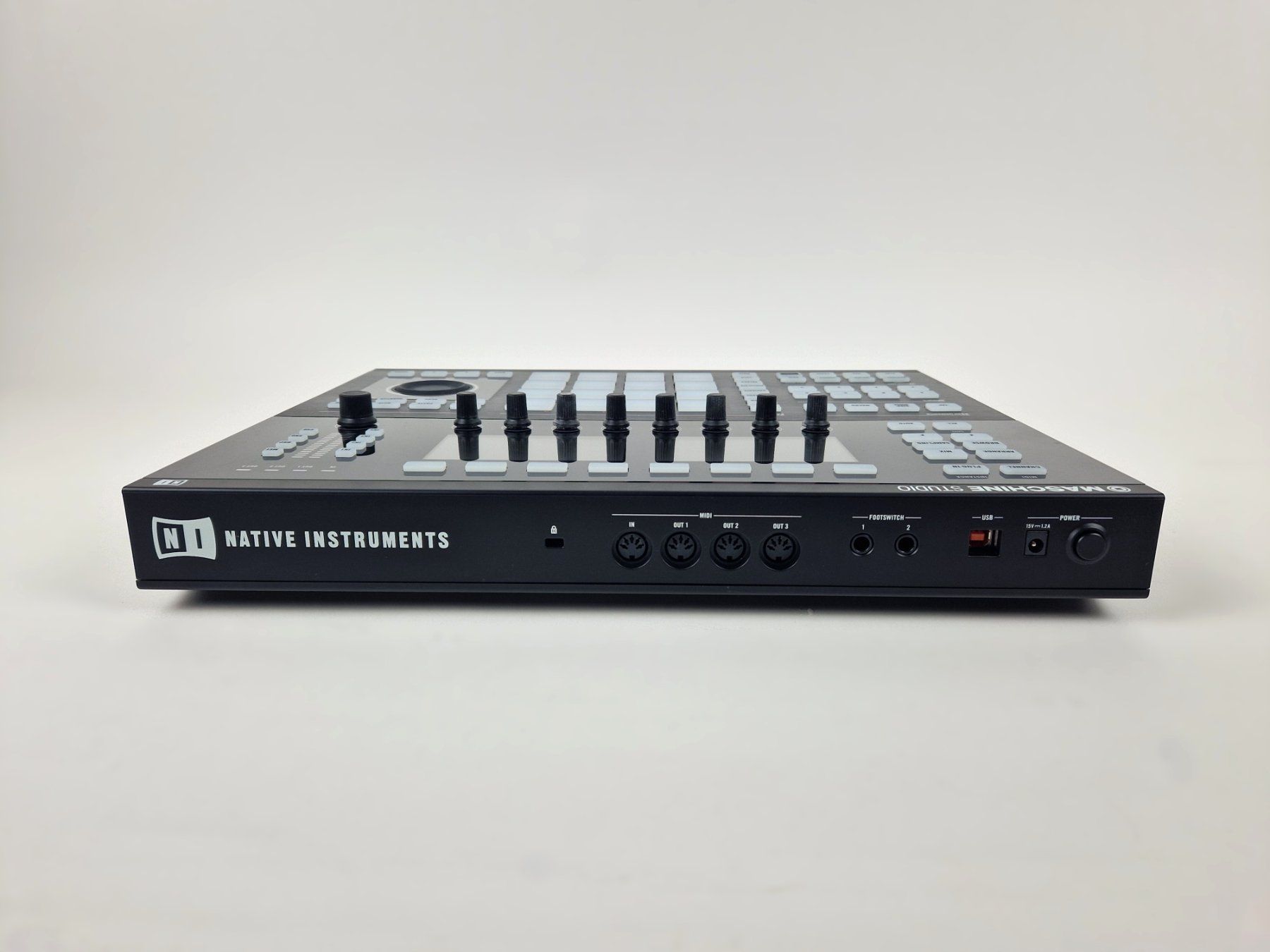 Instruments de musique: Maschine Studio Black – Neuf (Voir description) à Basel par Restwert_Basel 6