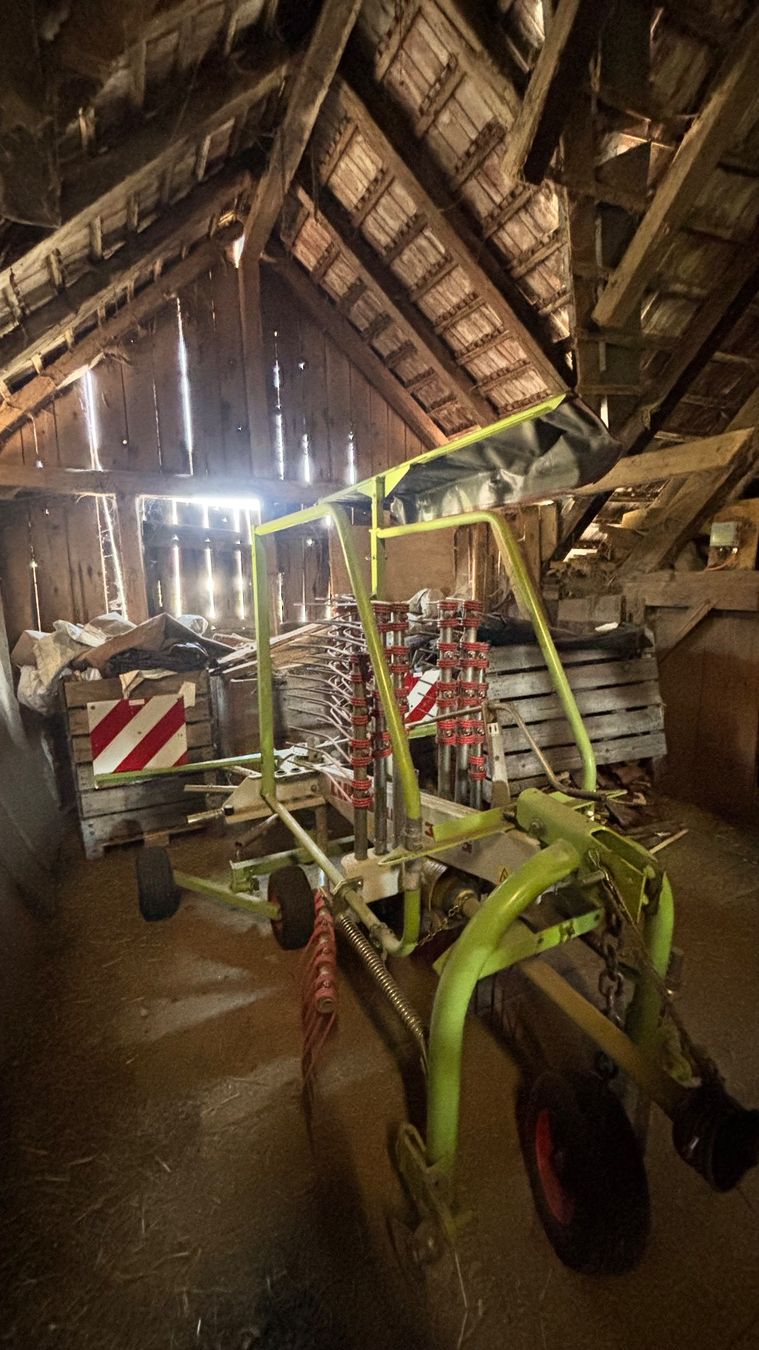 Claas Raccolta foraggio grezzo: CLAAS Schwader 350 S – Usato da Worb venduto da jon_8wpq