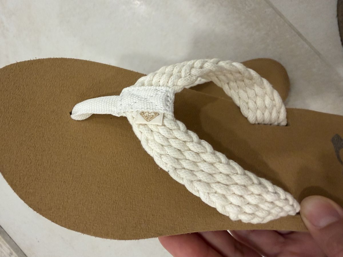 Roxy Chaussures femmes: Roxy Flip Flops White Braided Size 38 new – Neuf avec emballage d'origine à Corsier GE par Karol_save_planet 2