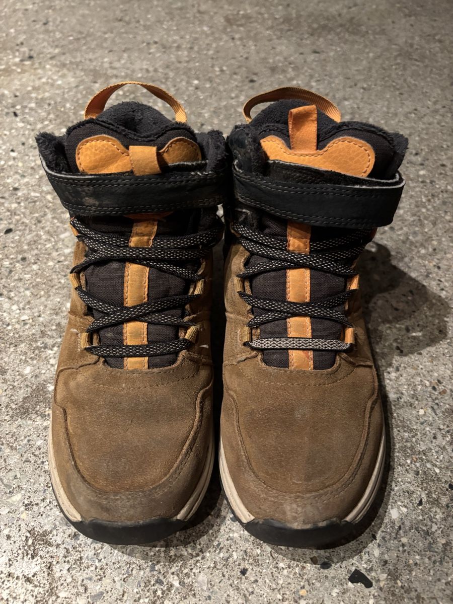 Decathlon Scarpe per ragazzi: Chaussures d'hiver decathlon pointure 33 – Usato da Sion venduto da tchana77