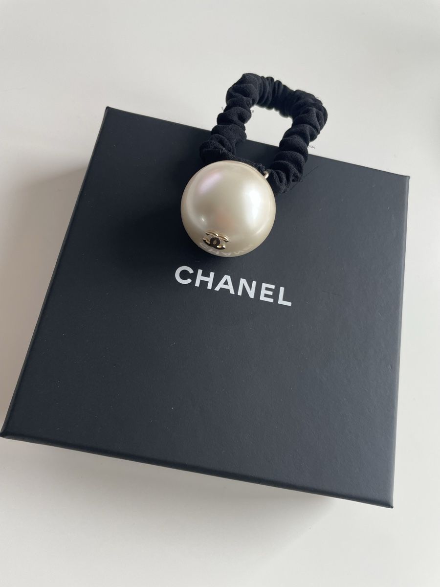 Chanel Accessori per capelli: Chanel Haargummi – Nuovo e nell'imballaggio originale da Winterthur venduto da 19.19