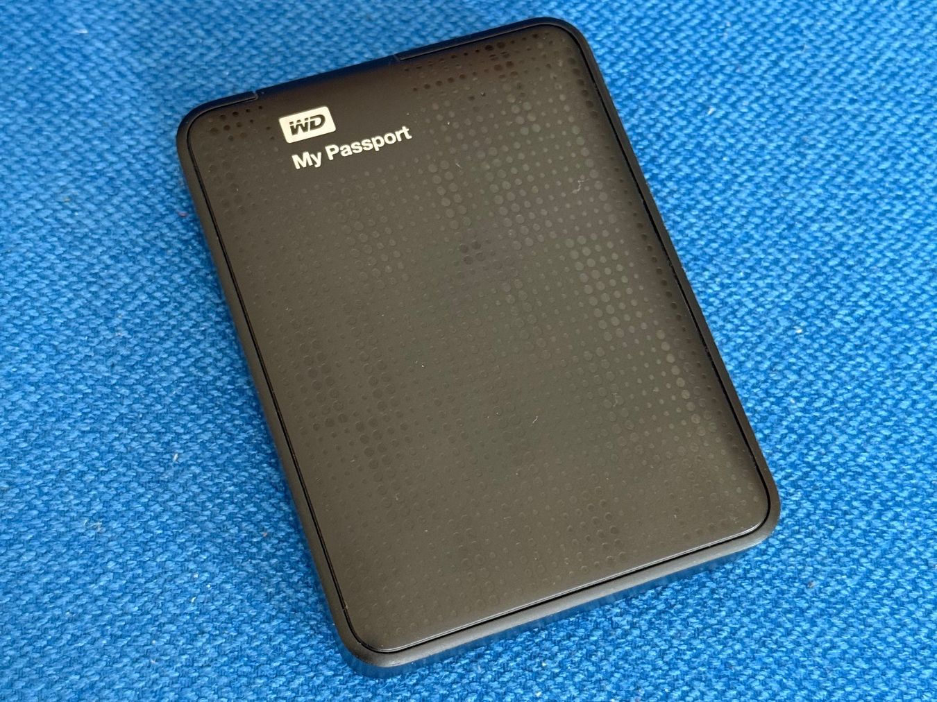 Harddisks: WD Passport 2 TB Externe Festplatte – Gebraucht aus Zürich von Loeffel81zh