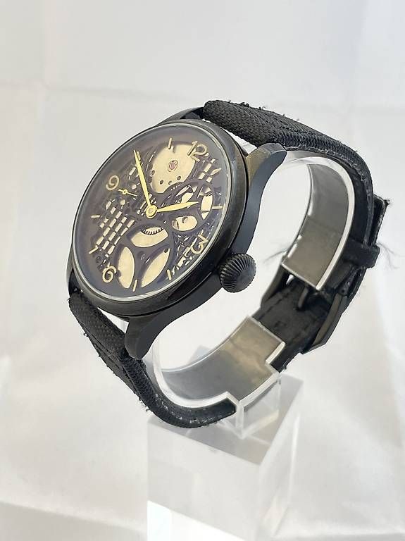 Montres: Uhr Unikat - Schweizer Uhrwerk – D'occasion à Lenzburg par R-T-I 2
