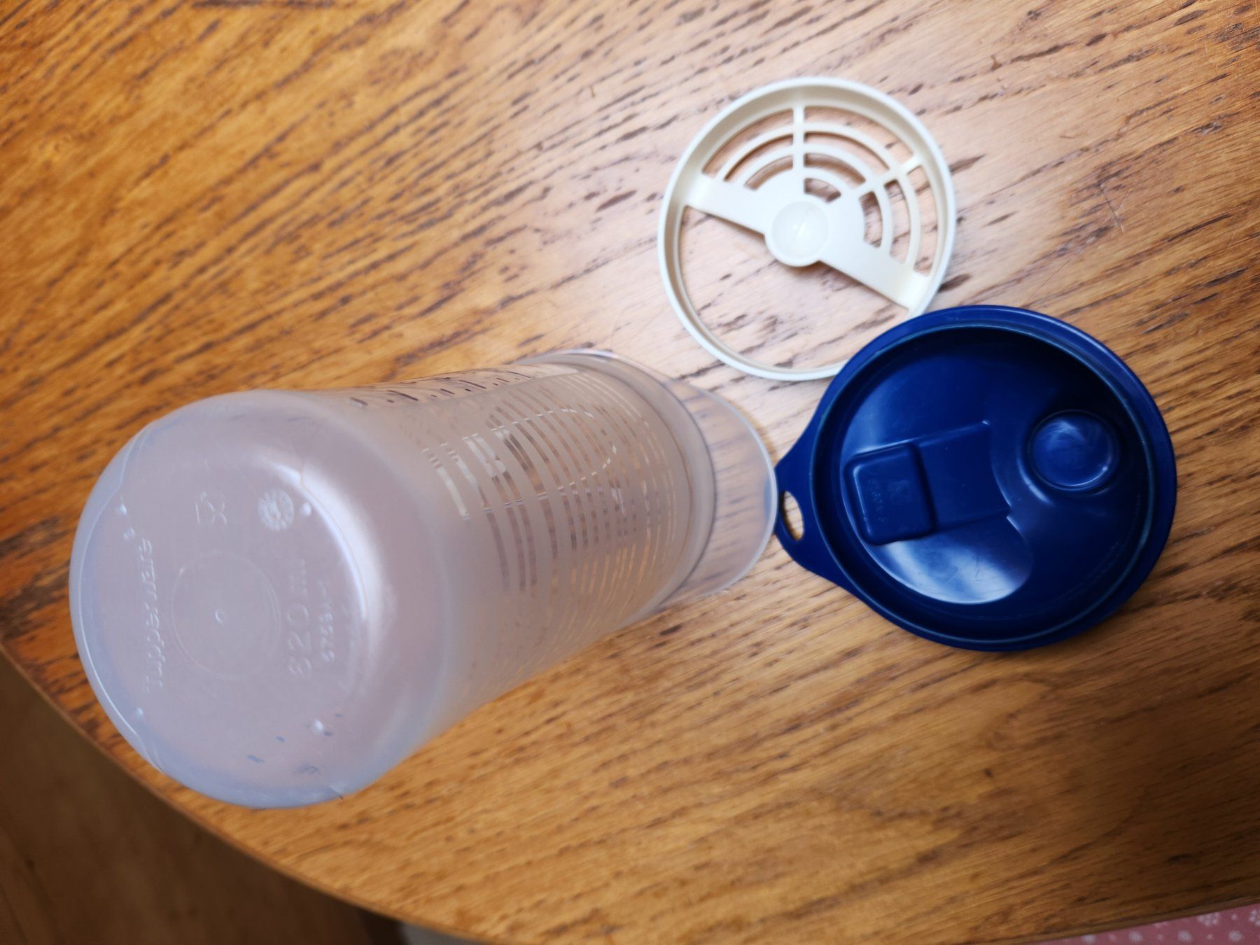 Tupperware Contenitori & Simili: Tupperware Shaker 500ml mit Teiler – Usato da Gstaad venduto da Meiel2020 3