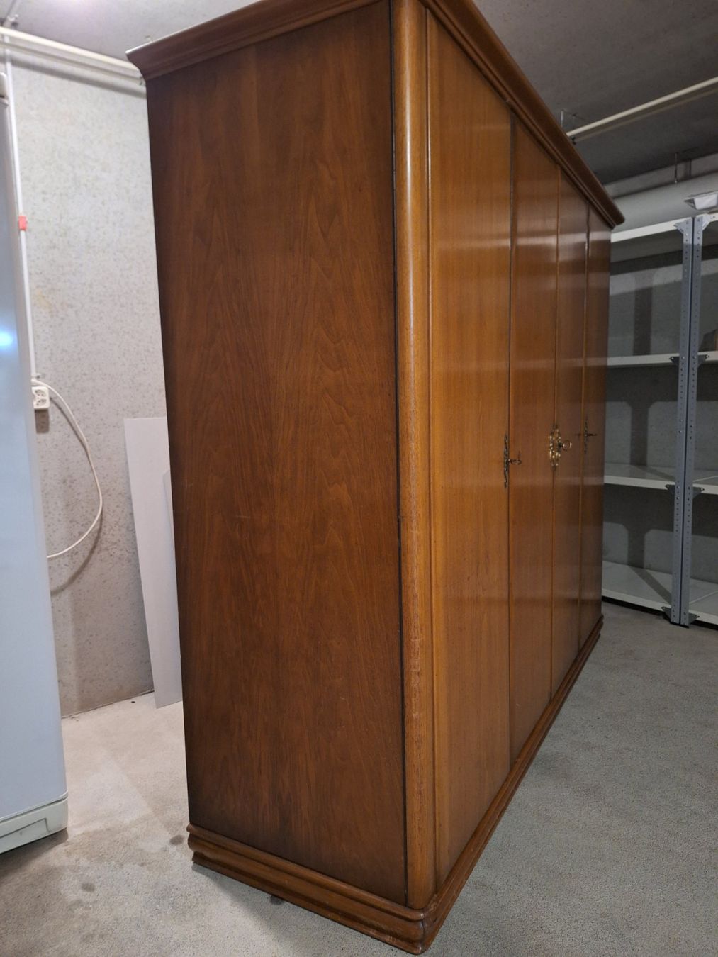 Armadi: Antiker Kleiderschrank – Usato da Wohlen AG venduto da trixlij 2