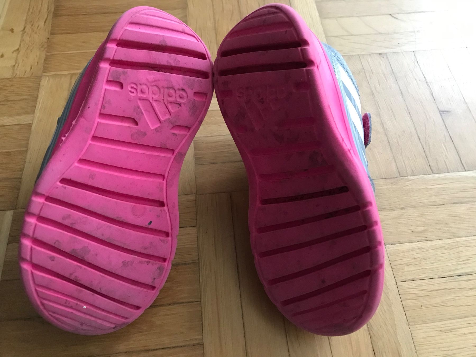 Adidas Scarpe per ragazze: Turnschuhe Mädchen von Adidas Grösse 26 – Usato da Emmenbrücke venduto da Hathor123 4