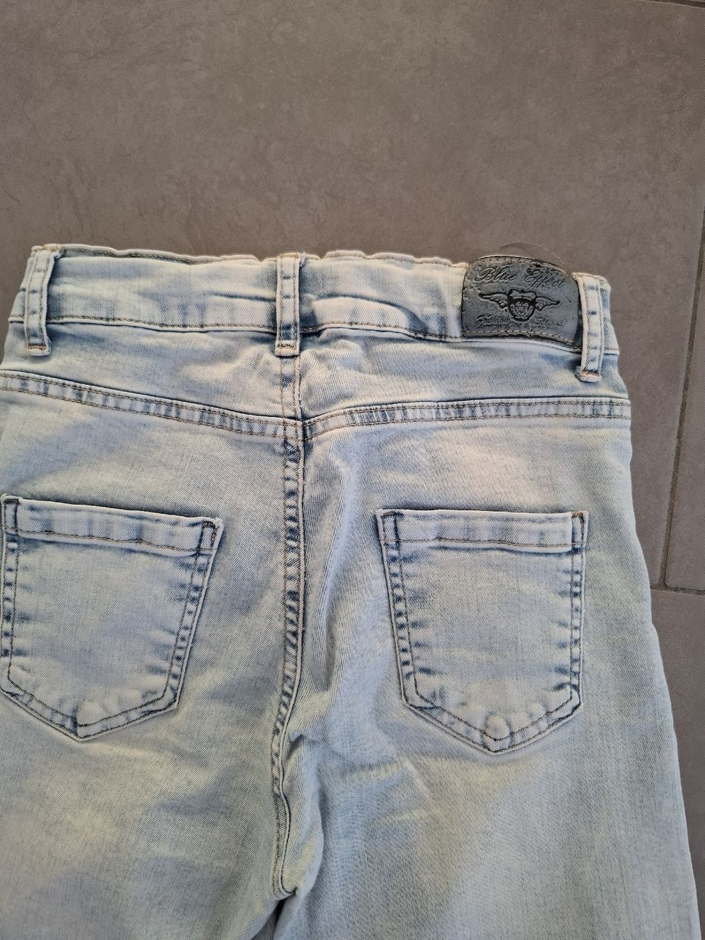 Hosen: Jeans hellblau weit Bein Grösse 152 ! – Gebraucht aus Dörflingen von Sander 1