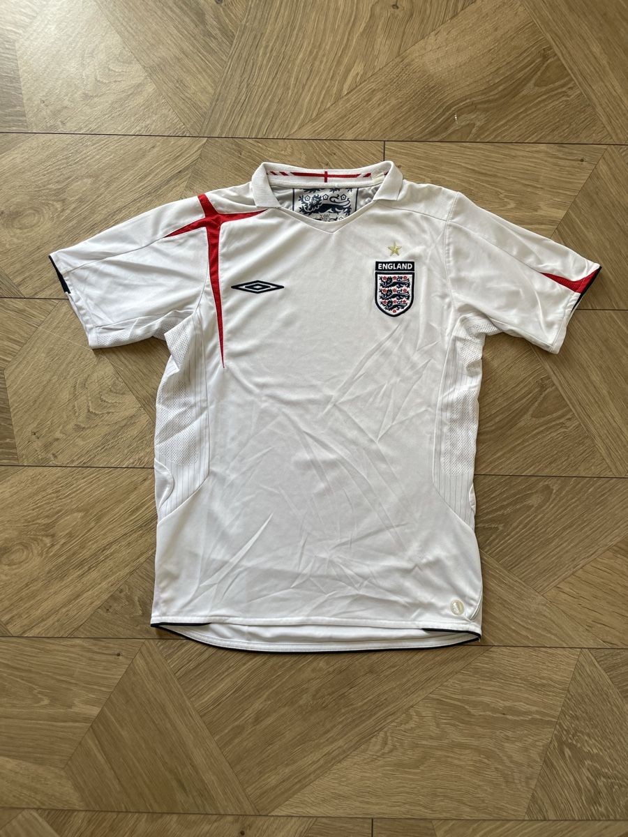 Umbro Maillots de corps & Pantalons: Maillot Angleterre Umbro S – D'occasion à Lausanne par Balthaaaa