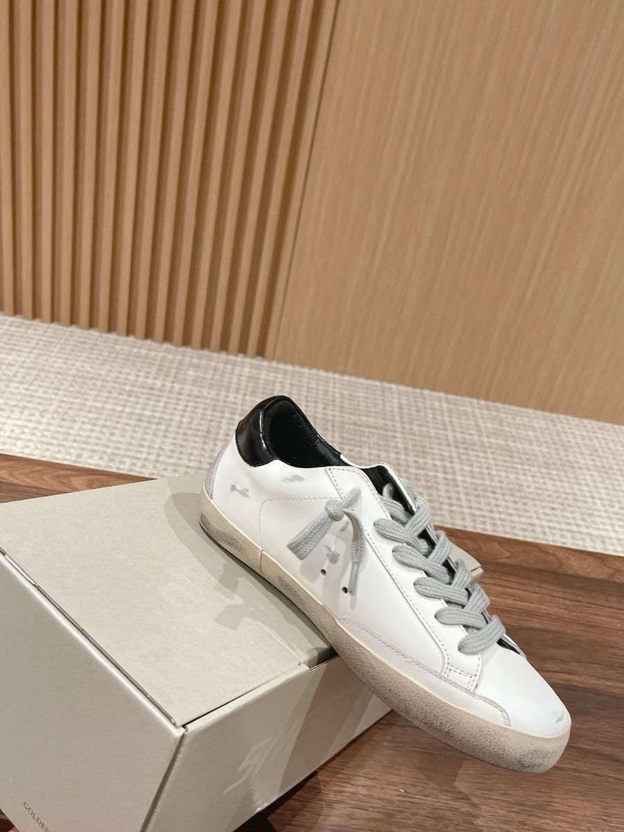Golden Goose Scarpe da uomo: Golden Goose Superstar Gr. 44 – Nuovo e nell'imballaggio originale da Oberwil BL venduto da nat_m9vn 8