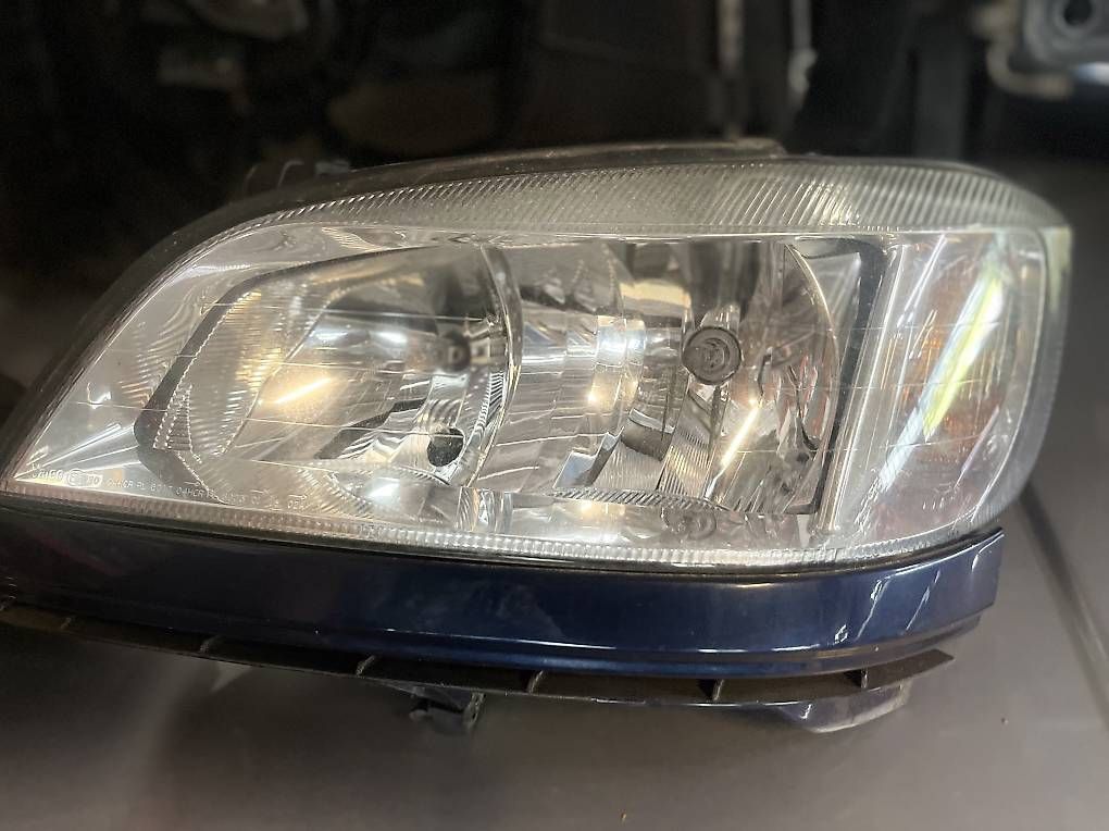 Phares: Opel Zafira A   Scheinwerfer  – D'occasion à Udligenswil par Sch2s 2