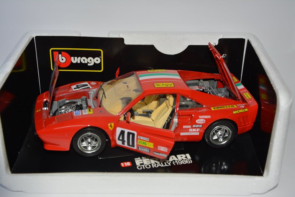Staré retro kovové autíčko, FERRARI GTO 1984 , BURAGO, 1:24 | Aukro