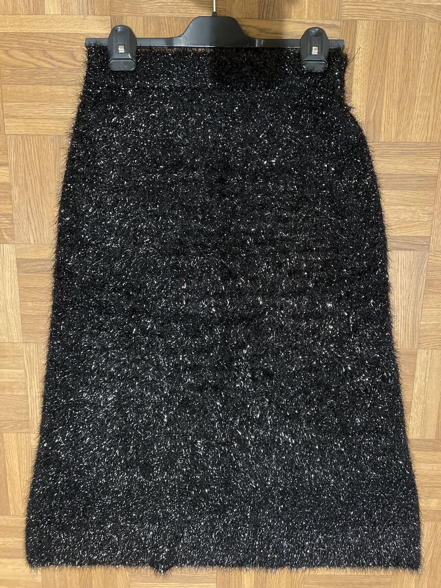 Allude Gonne: Strickjupe Allude schwarz Glanz Gr 36 – Nuovo (secondo la descrizione) da schaan venduto da Ak9jg8 1