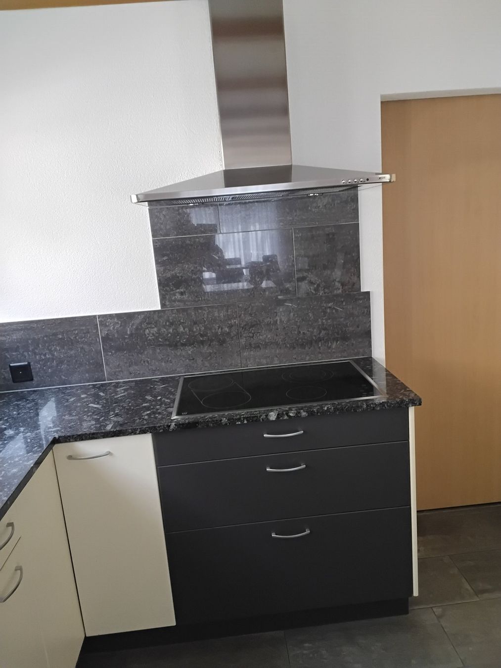 V-Zug Cucine complete: Einbauküche – Usato da Sempach-Station venduto da StefuW01 3