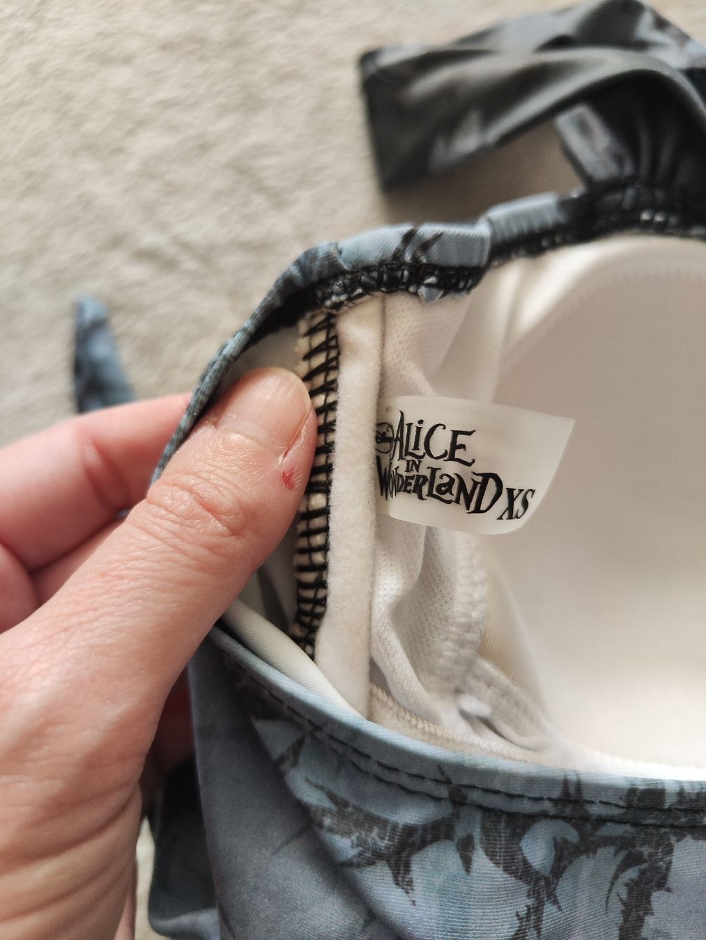 Costumi da bagno & Bikini: Alice im Wunderland Badekleid – Usato da Kollbrunn venduto da Anaranth13 2