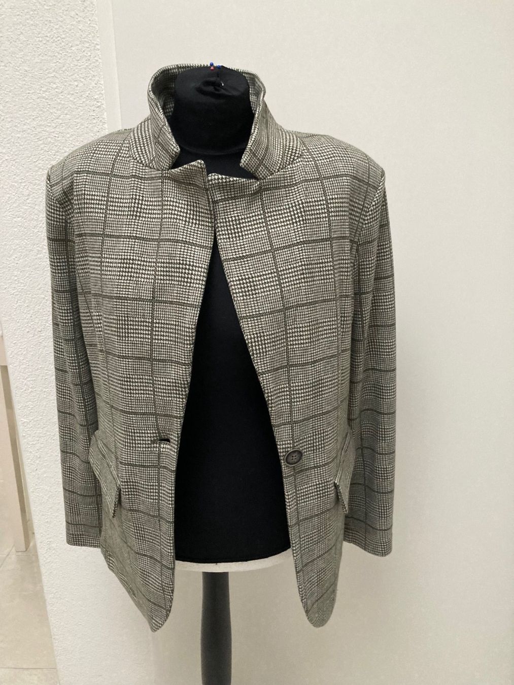 Jacken: Blazer Jacke kariert Gr. 38 beige/braun – Gebraucht aus Glattpark (Opfikon) von Pangie 2