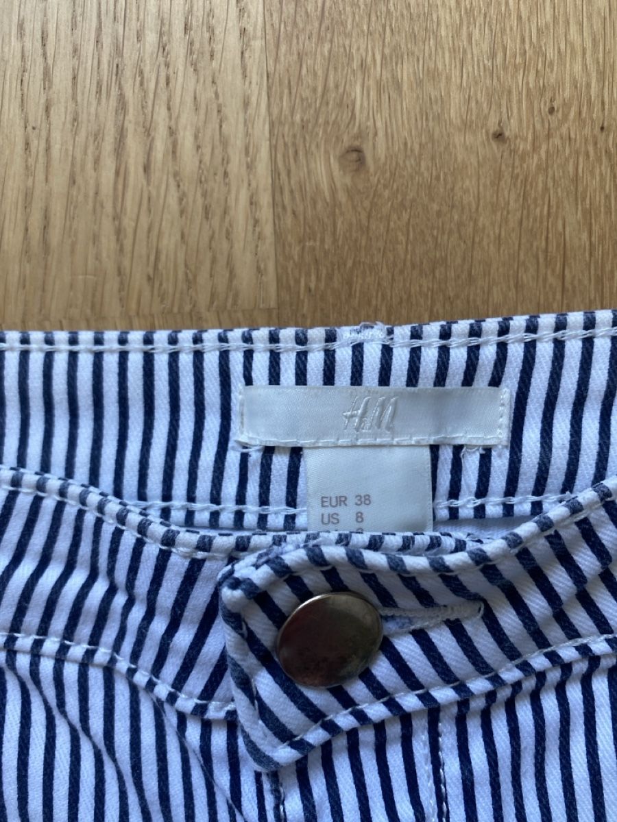 H&M Pantaloni: Joli short H&M 🎉 – Usato da Villeret venduto da Laloer22 2