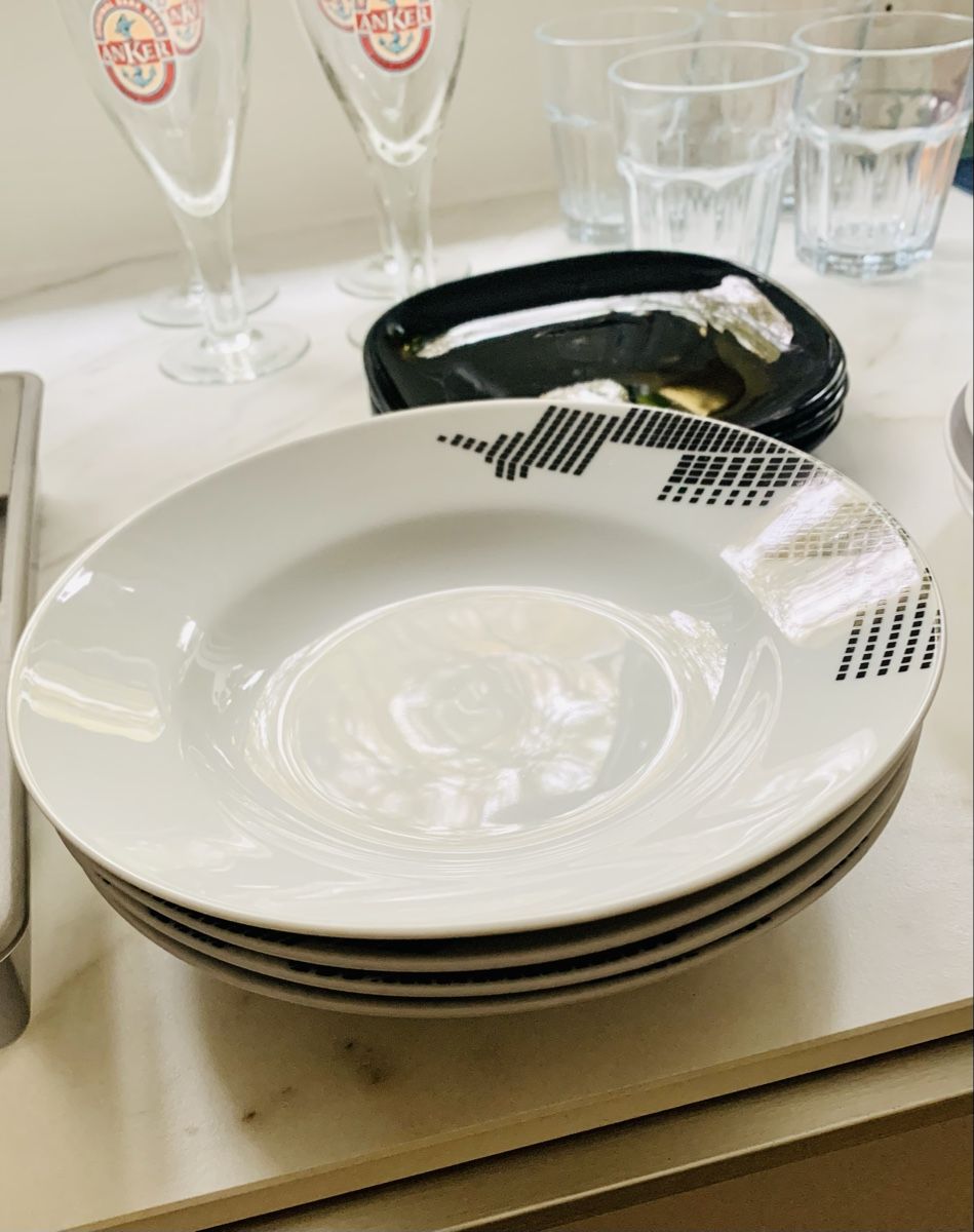 Elettrodomestici da cucina: KITCHEN: utensil / set glasses/ plates / cutlery – Usato da Zürich venduto da Angela_Fashion_Lover 3