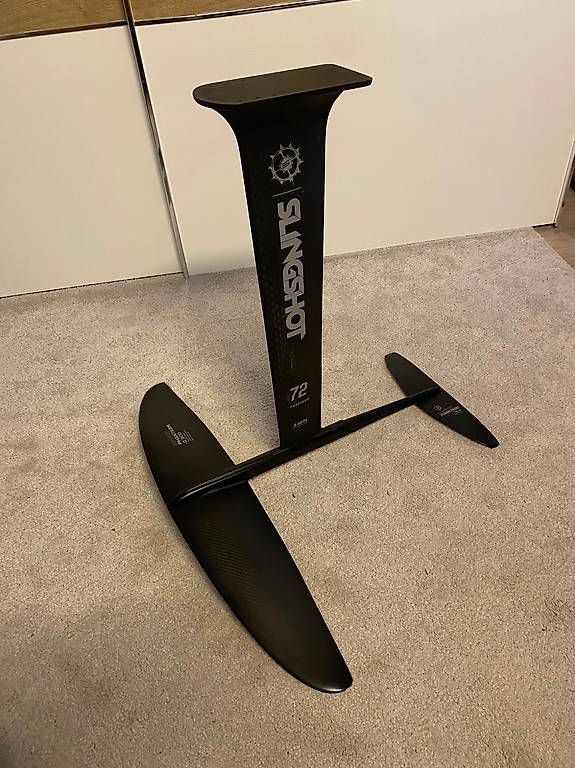 Slingshot Planches de surf: Slingshot Carbon Foil – D'occasion à Siglistorf par thomas272